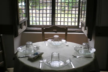 Mesa Comedor Hospedería